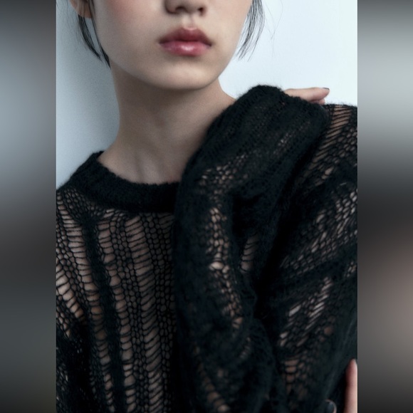 Open work cable knit sweater - Picture 5 of 8